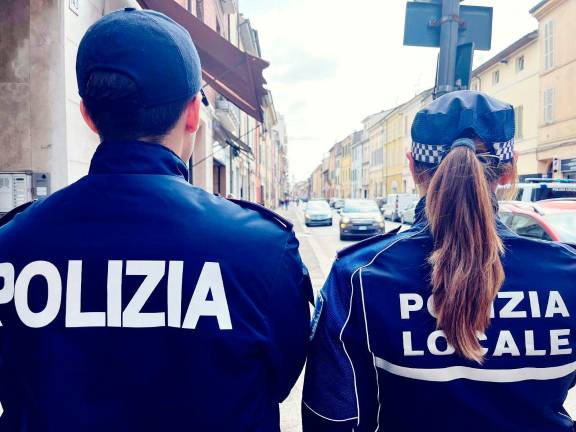 Faenza, scoperti 100 chili di alimenti in cattivo stato: chiuso il ristorante etnico e multa di 2.500 euro