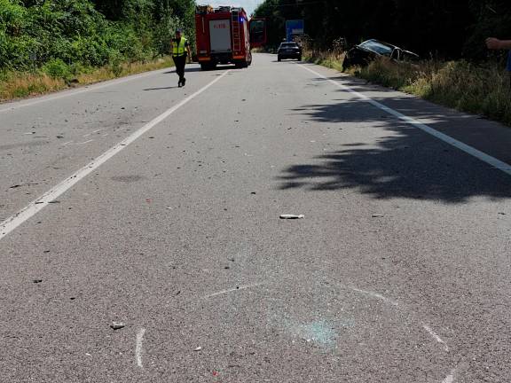 Ravenna, incidente sulla Romea: scontro auto-trattore, 25enne all’ospedale e traffico in tilt