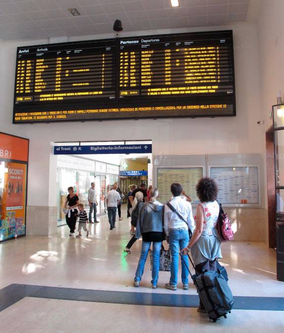 Le code in A14 per il mare? Il treno si candida a soluzione: fino a 140 collegamenti su Rimini il sabato