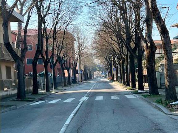 “Zona 30” non rispettata in via Magrini a Cesenatico: i residenti chiedono controlli ed autovelox