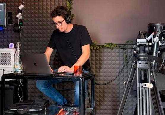 Matteo Buconi, divulgatore astronomico