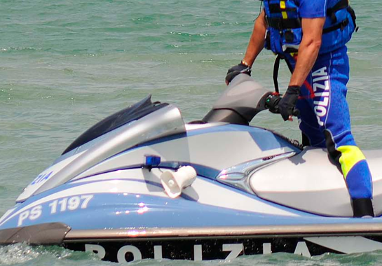 Moto d’acqua della polizia di Stato
