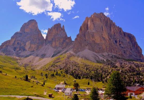Imolese perde l’appiglio e resta sospesa sulla parete, salvata dall’elicottero sul Gruppo Sella