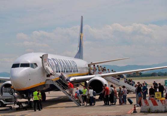 Abolita la council tax per gli aeroporti di Forlì e Rimini: la Romagna “chiama” le compagnie low cost