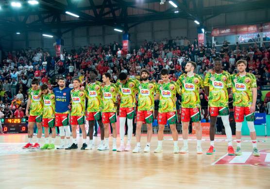 La Dole trionfa e festeggia una storica Coppa Italia (77-58)