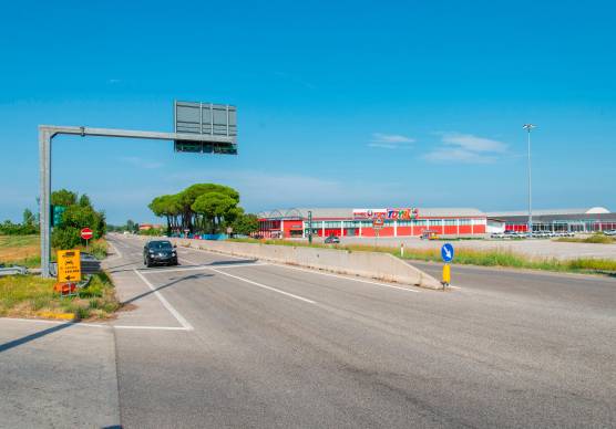 La Superstrada Consolare Statale 72 nei pressi del Toys