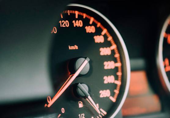 Stop al bollo per le auto piccole e medie e per i motocicli: dal 2027 non si pagherà più