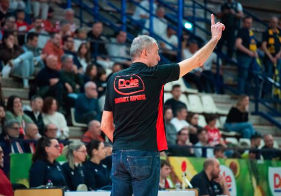 Sandro Dell’Agnello si trova a gestire una squadra che sta presentando il conto sul piano fisico foto morosetti