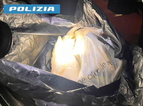 Cesena, sorpreso ad abbandonare rifiuti in autostrada: 68enne denunciato