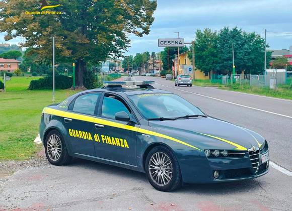 Truffa nelle ristrutturazioni edilizie: la Finanza di Cesena arresta commercialista