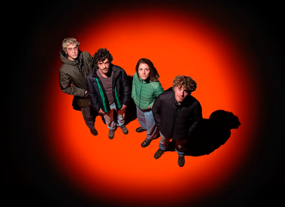 Dettaglio della scenografia di Toccando il vuoto con Lodo Guenzi