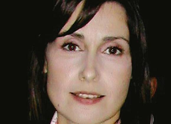 リミニ。女優のクラウディア・コルの回心、司教との教会の物語