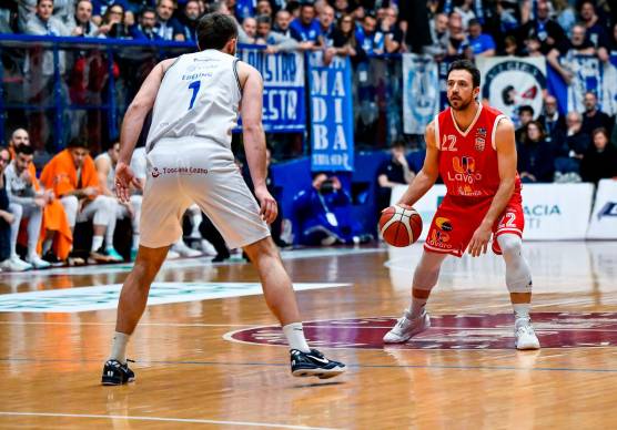 Giacomo Sanguinetti, guardato a vista da Michele Ebeling, è stato il migliore dei biancorossi