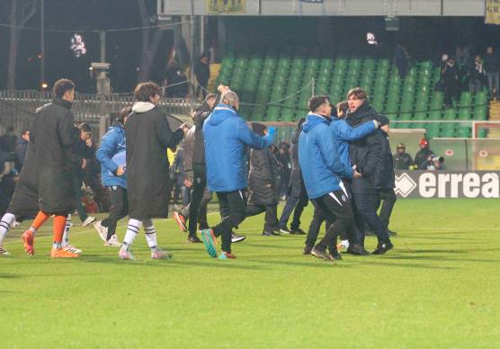 L’esultanza finale di Michele Mignani (foto Zanotti)