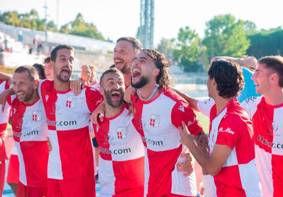 L’esultanza della squadra di Gadda: 18 punti in 6 gare foto MOROSETTI