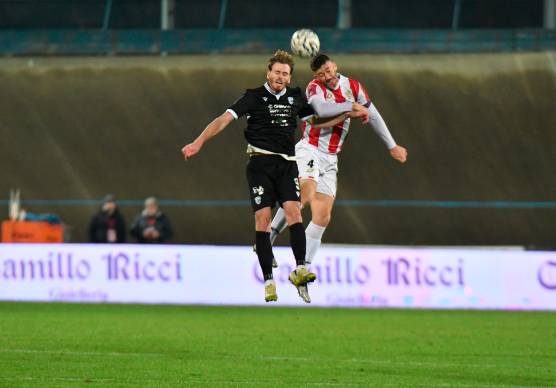 Il difensore Lorenzo Saporetti nel match vinto contro il Carpi foto FABIO BLACO