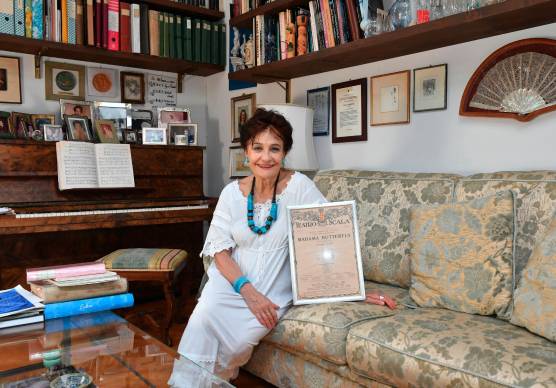 La soprano Wilma Vernocchi nella sua casa