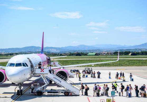 Rimini, l’aeroporto vola alto: “Puntiamo a oltre 600mila passeggeri nel 2026”