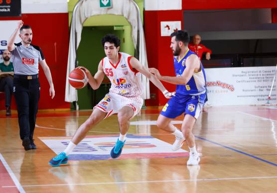 Vittorio Zedda durante il match vinto contro Piombino foto MMPH