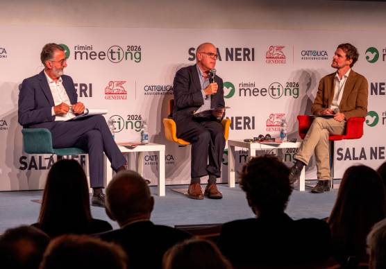 Rimini, al Meeting l’America alla prova: la sfida del Papa e la crisi del trumpismo