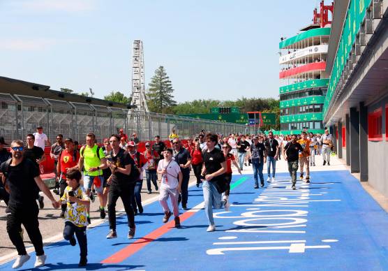 Imola, secondo giorno di Wec con una folla crescente di tifosi e domani Kimi Antonelli dà il via alla gara Gallery FOTO MMPH
