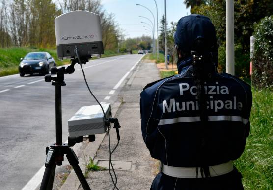 Ravenna, multe cancellate «per sbaglio». L’appello assolve il vigile