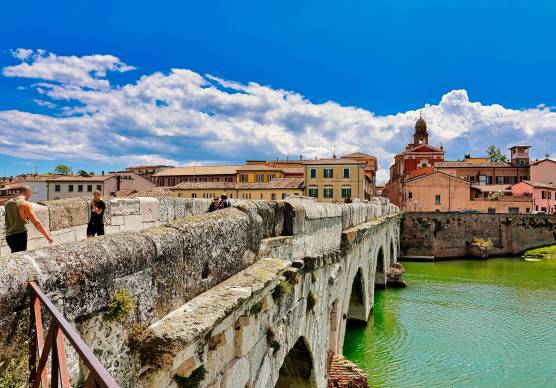 Come muoversi a Rimini: mezzi, costi e consigli per scegliere l’opzione giusta