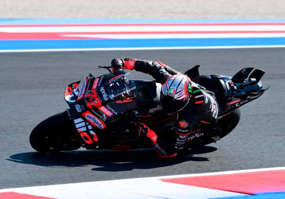 MotoGp, Bezzecchi sbatte contro un gabbiano in partenza e poi vince la Sprint in Australia