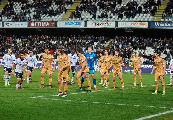 Jonathan Klinsmann nell’area dello Spezia sul 7° corner al 96’ (Zanotti)