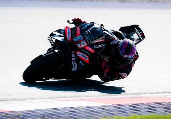 Gp d’Austria, Sprint Race: Acosta fa harakiri a 3 giri dalla fine e Martin vince in rimonta davanti a Marc Marquez e Bezzecchi