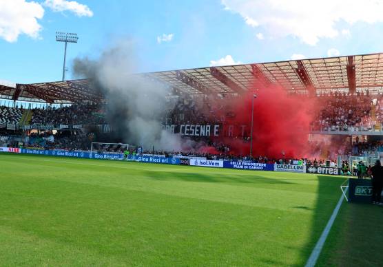 La curva Mare durante Cesena-Mantova della scorsa stagione