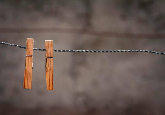 Fusignano, scopre che l’amante ha altre relazioni e incendia le lenzuola in giardino