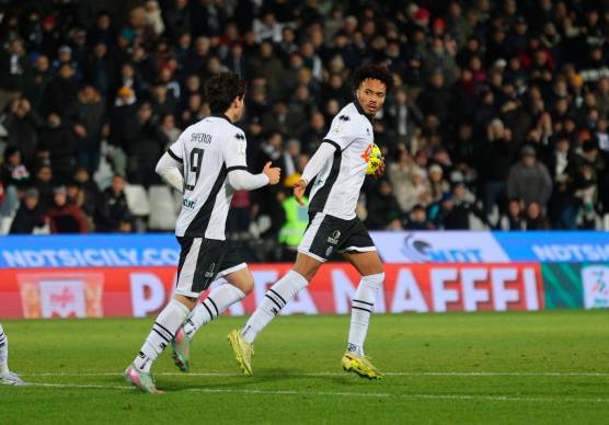 Cristian Shpendi e Jalen Blesa, i due attaccanti titolari del Cesena (foto Gianmaria Zanotti)