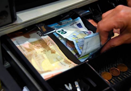 Forlì, soldi trovati in strada: si cerca il proprietario