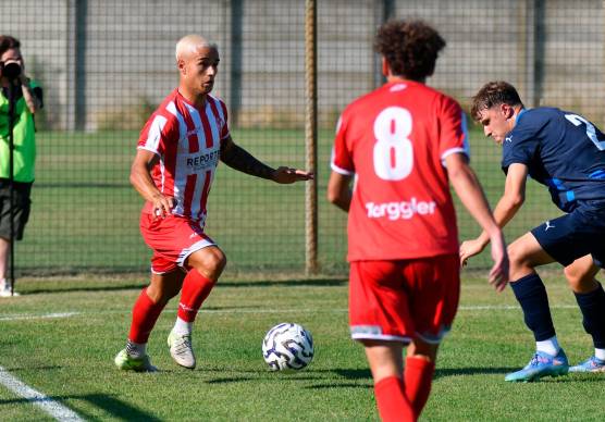 Nicola Farinelli in azione con il Forlì in precampionato (foto FABIO BLACO)