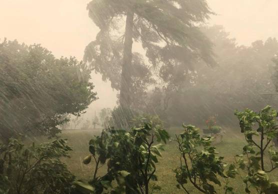 Temporali e vento forte, allerta anche in Romagna