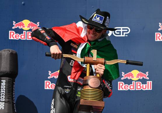 MotoGp, Bezzecchi trionfa al Mugello