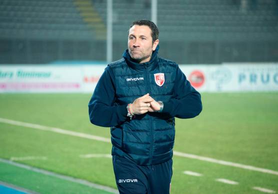 Play-off Serie C, Buscè carica il Rimini alla vigilia della Vis Pesaro: «Servirà mettere l’elmetto in testa: lo ha messo l’Inter, possiamo farlo anche noi»
