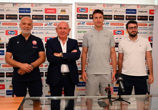 Da sinistra Gigi Garelli, Sergio Lorenzi, Nicola Berdini e il diesse Alessandro Bonotti (Blaco)