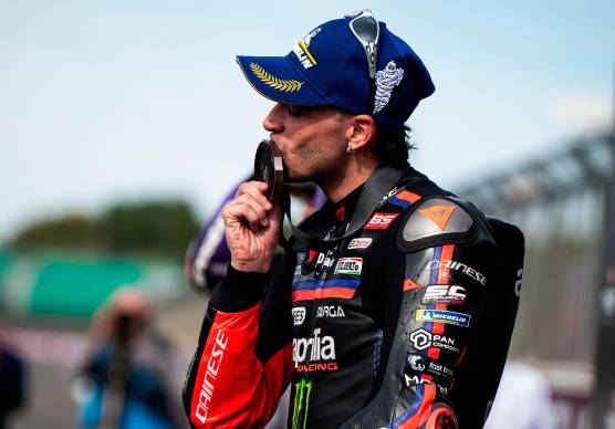 MotoGp: trionfa Fernandez su Martin, eroico podio per Bezzecchi