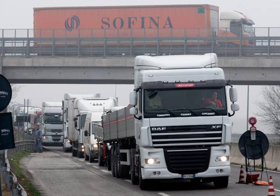 Traffico in via Trieste