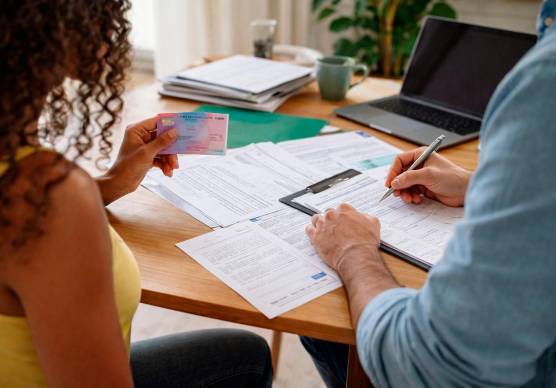 Ravenna, convivenza negata a partner irregolare: coppia vince la causa contro il Comune
