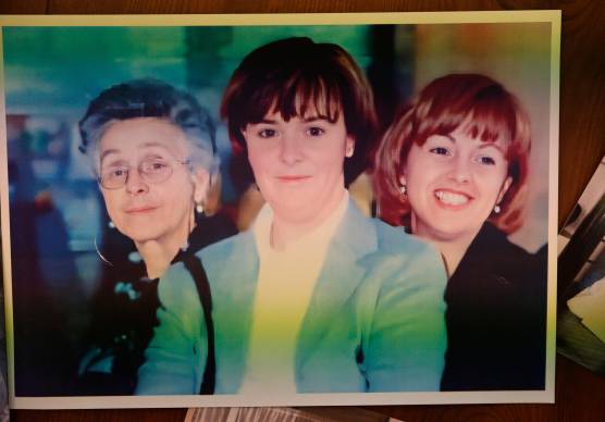 Cesena, il saluto delle storiche parrucchiere di via Savio: “Nostra madre sarebbe stata felice per noi” VIDEO