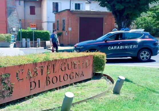 Forlì, ruba in una villetta e scappa a Castel Guelfo, ma rimane imbottigliato nel traffico del centro commerciale e viene arrestato