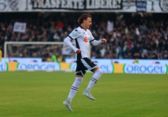 Riccardo Ciervo esulta dopo la rete di domenica all’Avellino, la sua quarta in campionato (Zanotti)