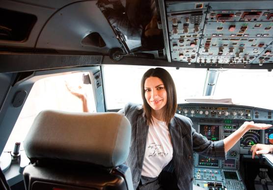 Sanremo, Laura Pausini in lizza per la co-conduzione del festival con Carlo Conti