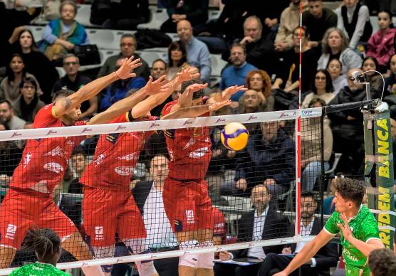 Un muro della Consar nella gara di domenica con Macerata foto fiorentini