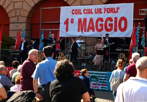 Forlì, festa del lavoro in piazza Saffi: obiettivo sicurezza FOTOGALLERY