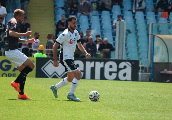 Simone Bastoni titolare 4 volte in 6 gare dell’era Cole e appena 6 volte nelle 30 partite dell’era Mignani (foto Gianmaria Zanotti)