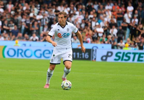 A gennaio il diesse Filippo Fusco cercherà anche un difensore centrale mancino da mettere alle spalle di Massimiliano Mangraviti